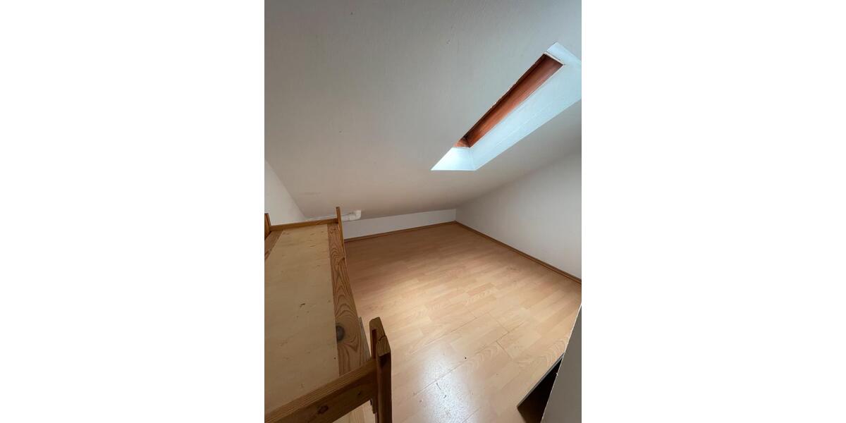 Dachgeschoßwohnung Eschwege - 2 Zimmer, 80 m&sup2;, 595&euro; | Angebot:26213108