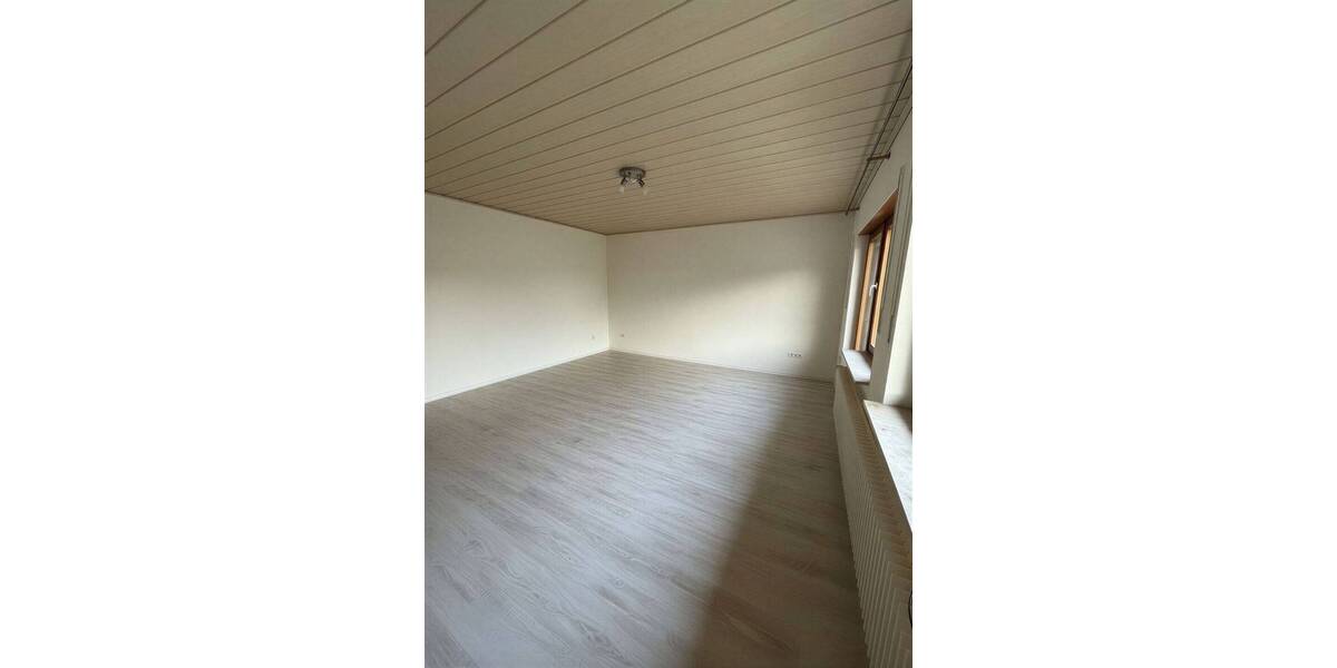 Etagenwohnung Erlangen Frauenaurach - 2 Zimmer, 117 m&sup2;, 1.200&euro; | Angebot:26092188