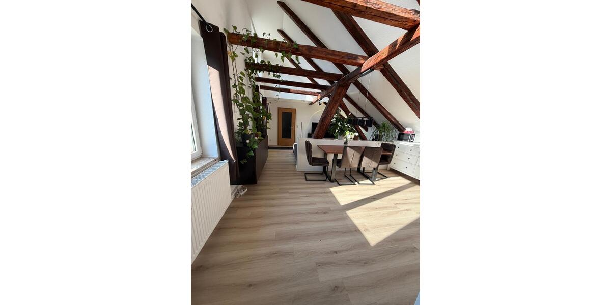 Dachgeschoßwohnung Schleiz - 3 Zimmer, 86 m&sup2;, 600&euro; | Angebot:25378727