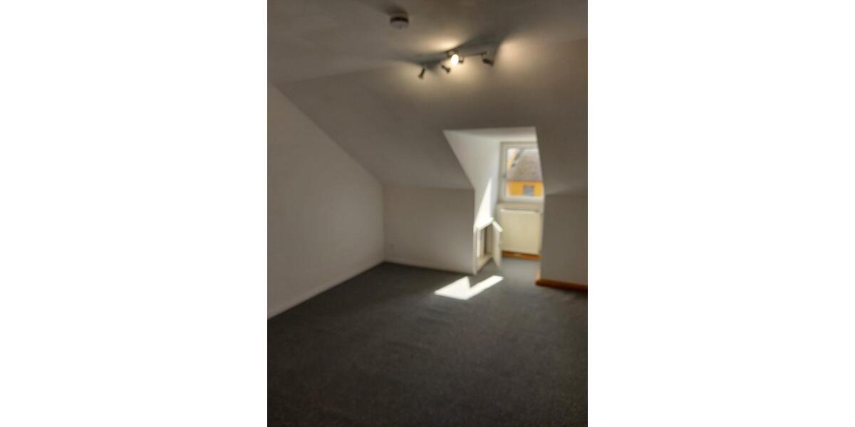 Dachgeschoßwohnung Landshut Landshut-West - 2 Zimmer, 53 m&sup2;, 636&euro; | Angebot:25823272