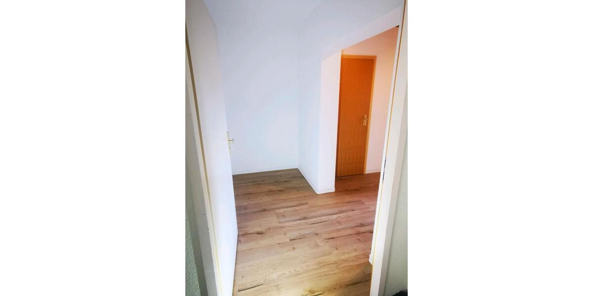Erdgeschoßwohnung Bad Herrenalb - 3.5 Zimmer, 123 m&sup2;, 950&euro; | Angebot:25887946