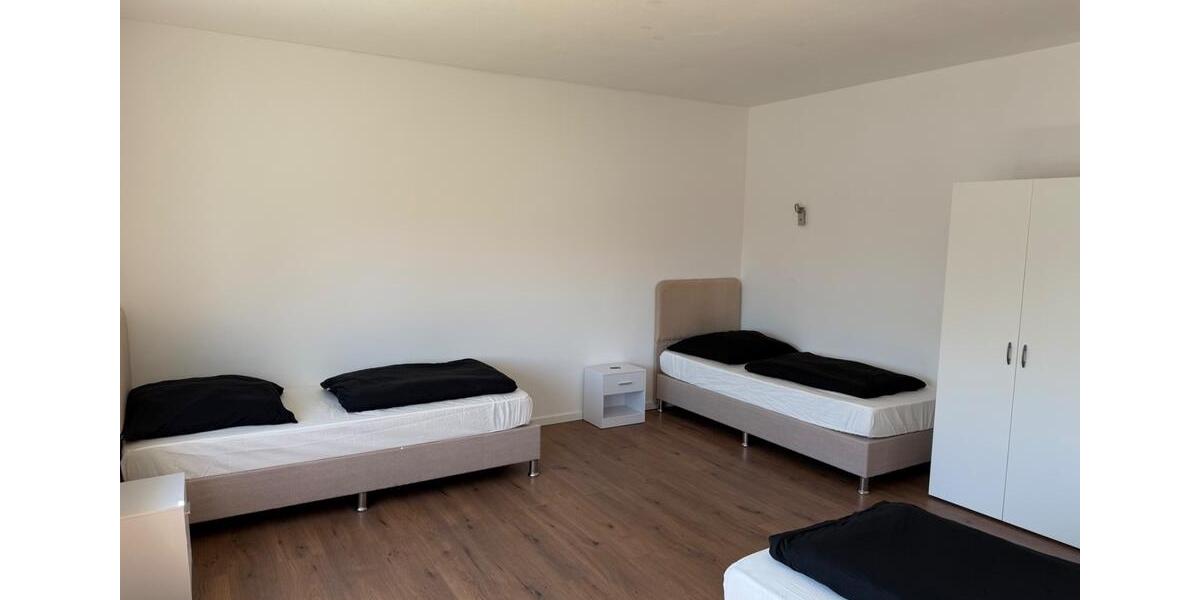 Wohnen auf Zeit Mühlhausen - 9 Zimmer, 200 m&sup2;, 35&euro; | Angebot:11489703