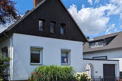 Haus Braunschweig Lehndorf-Watenbüttel - 4 Zimmer, 134 m&sup2;, 1.650&euro; | Angebot:26051505