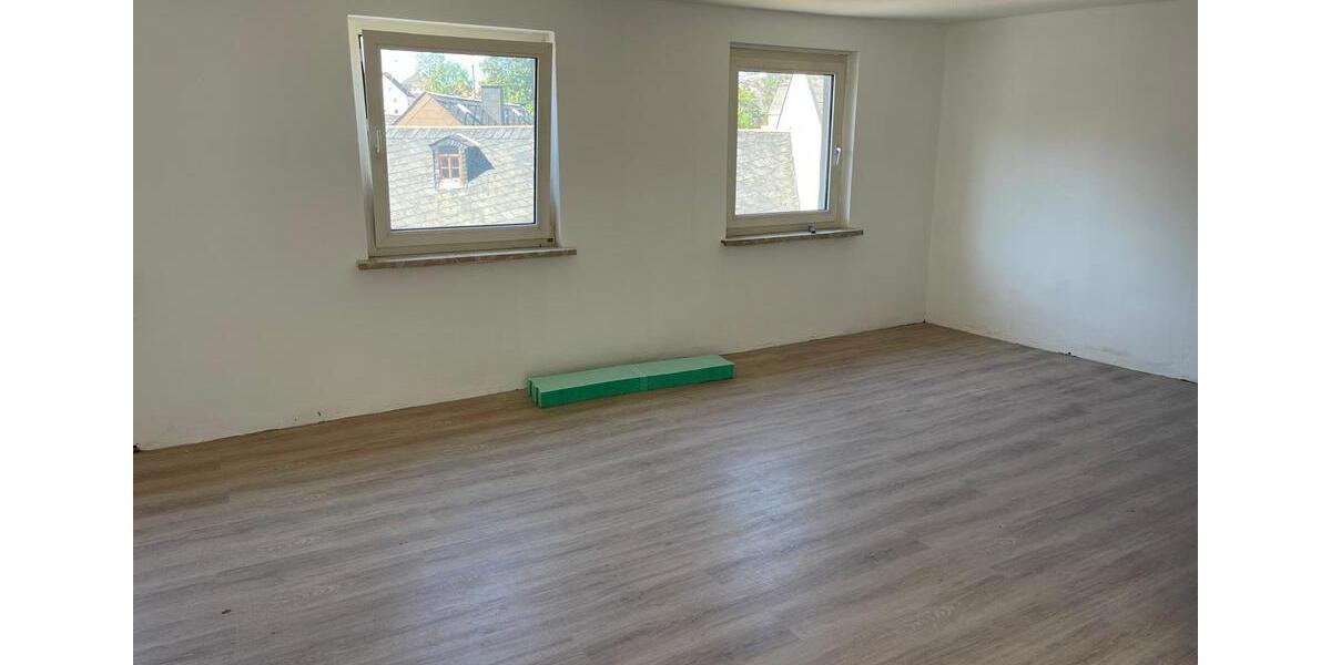 Etagenwohnung Münchberg - 4 Zimmer, 106 m&sup2;, 950&euro; | Angebot:26310238