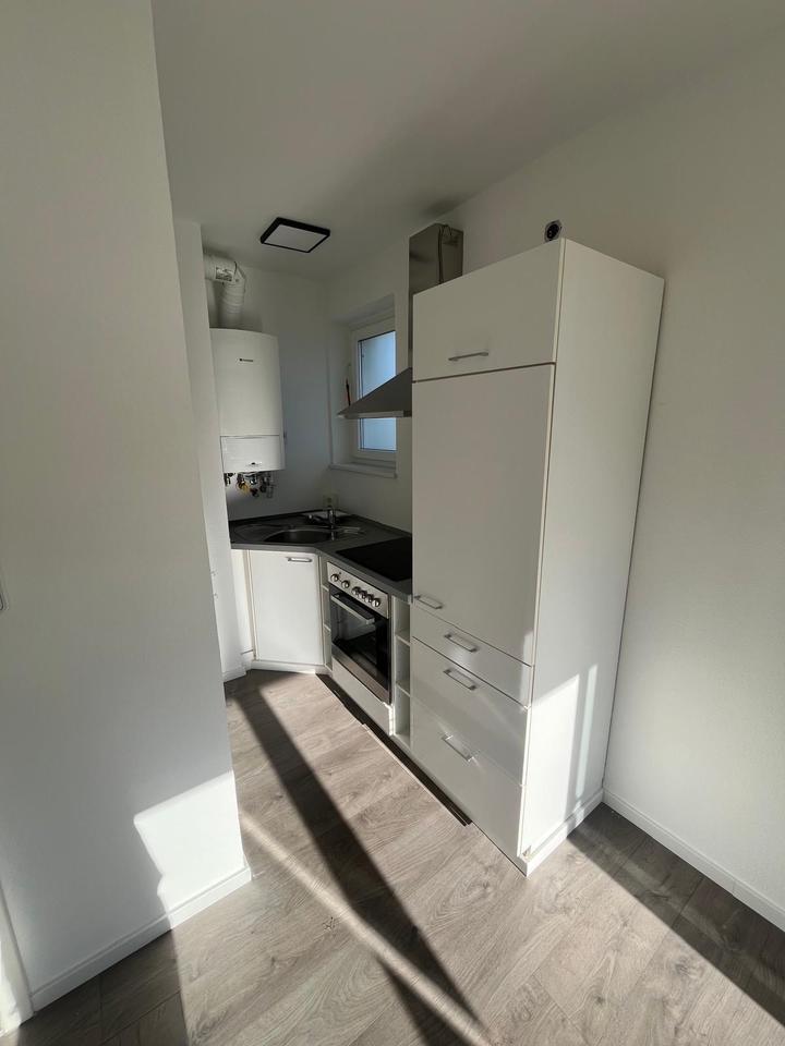 Zell am Main helle 2 Zimmer Wohnung mit Einbauküche und Balkon