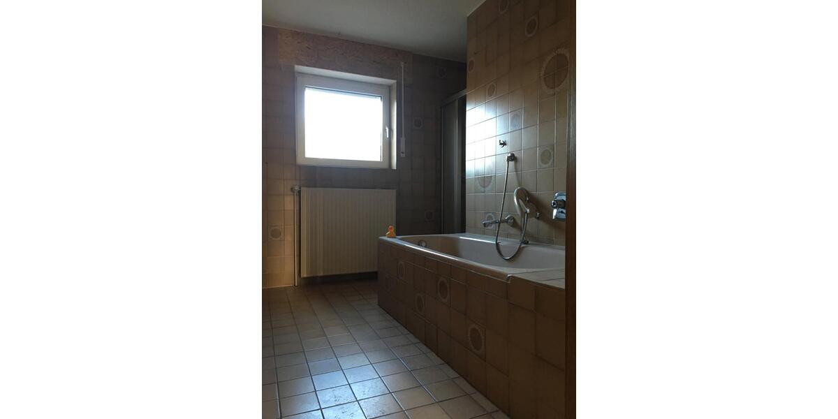 Erdgeschoßwohnung Petershagen - 3 Zimmer, 120 m&sup2;, 660&euro; | Angebot:26048913