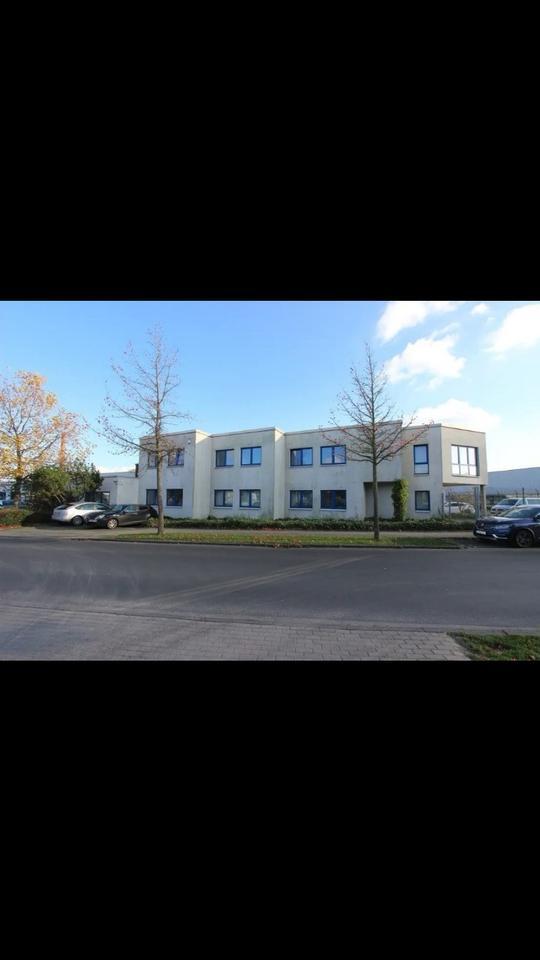 Möbilisiertes 231qm Büro undoder 470qm Büro zu vermieten