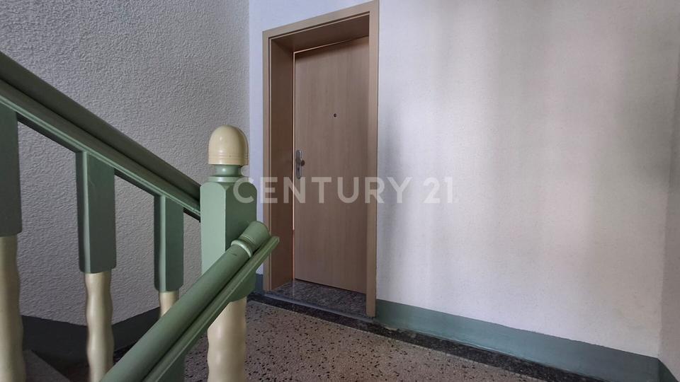 Dachgeschoßwohnung Gera Alt-Taubenpreskeln - 3 Zimmer, 91 m&sup2;, 540&euro; | Angebot:26632733