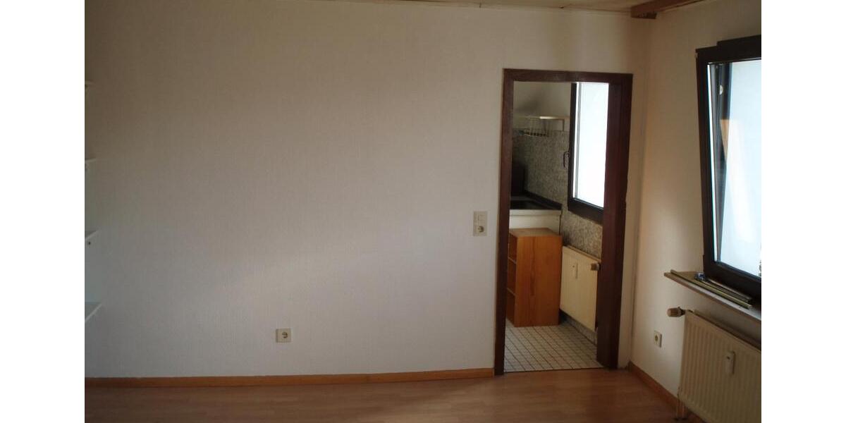 Dachgeschoßwohnung Wuppertal Gemarkung Vohwinkel - 1 Zimmer, 28 m&sup2;, 290&euro; | Angebot:26578601