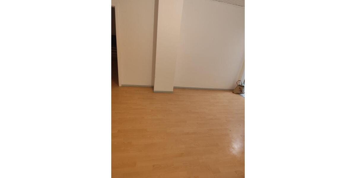 Etagenwohnung Darmstadt Eberstadt - 4 Zimmer, 160 m&sup2;, 1.500&euro; | Angebot:24525401