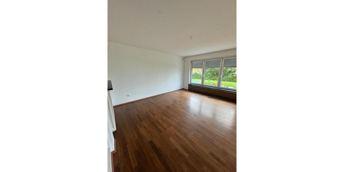Erdgeschoßwohnung Oettingen in Bayern - 5 Zimmer, 150 m&sup2;, 1.900&euro; | Angebot:25480102