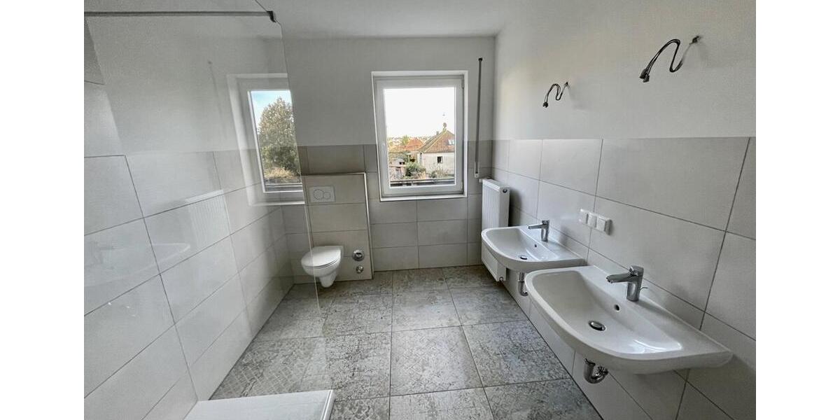 Erdgeschoßwohnung Rimpar - 3 Zimmer, 129 m&sup2;, 1.100&euro; | Angebot:24996385