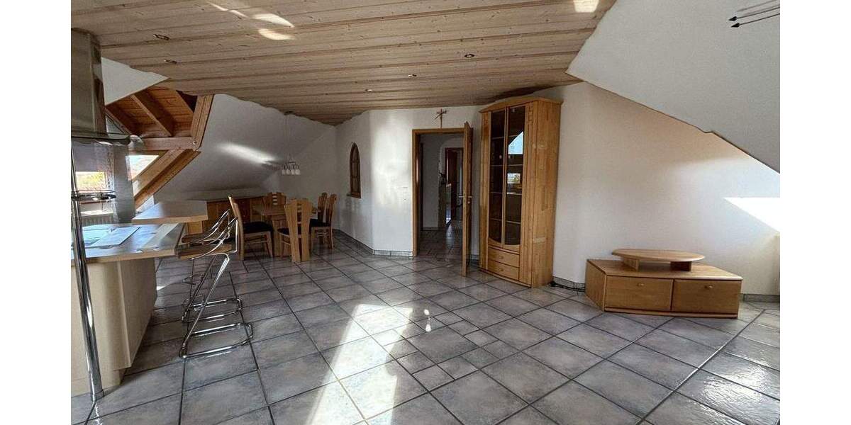 Etagenwohnung Sulzdorf Sternberg - 3 Zimmer, 120 m&sup2;, 770&euro; | Angebot:26162706