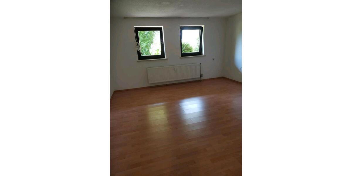 Etagenwohnung Deggendorf - 1 Zimmer, 35 m&sup2;, 400&euro; | Angebot:25873687