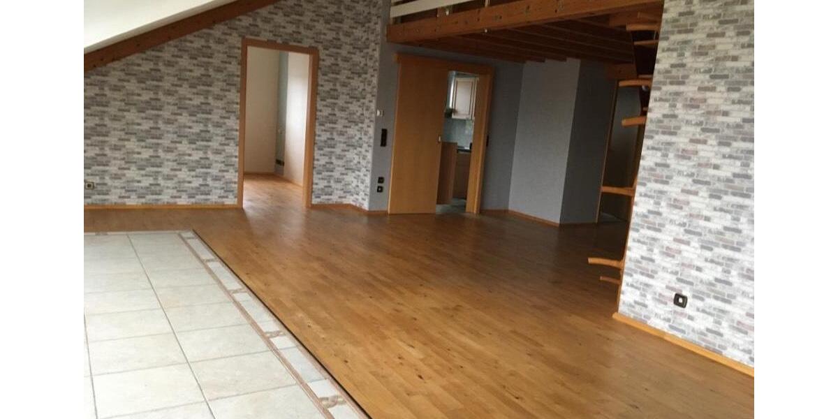 Dachgeschoßwohnung Pfalzgrafenweiler - 4 Zimmer, 105 m&sup2;, 900&euro; | Angebot:26626399