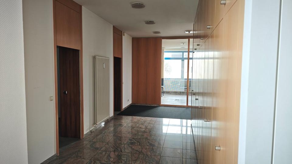 Gewerbeobjekt Schiffweiler - 2.200&euro; | Angebot:23577417