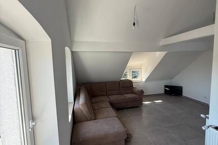 Möblierte DG-Wohnung – Erstbezug nach Renovierung – Bochum-Linden