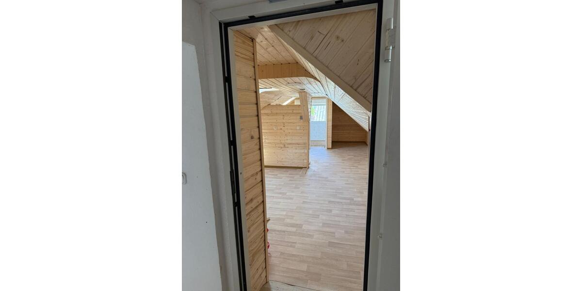 Dachgeschoßwohnung Reiskirchen - 3 Zimmer, 66 m&sup2;, 590&euro; | Angebot:24878830