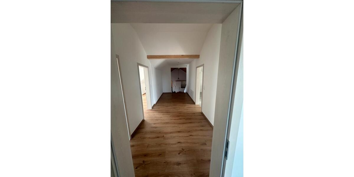 Maisonettenwohnung Landau an der Isar - 4 Zimmer, 130 m&sup2;, 1.150&euro; | Angebot:26039870