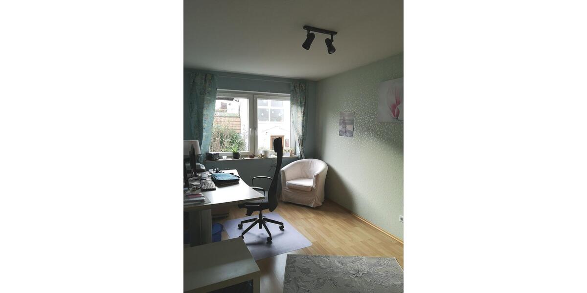 Lichtdurchflutete 4,5 Zimmer Wohnung mit Balkon 4.5 zimmer