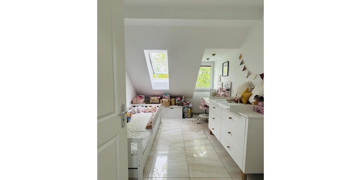 Dachgeschoßwohnung München Pasing-Obermenzing - 4 Zimmer, 98 m&sup2;, 2.250&euro; | Angebot:26610931