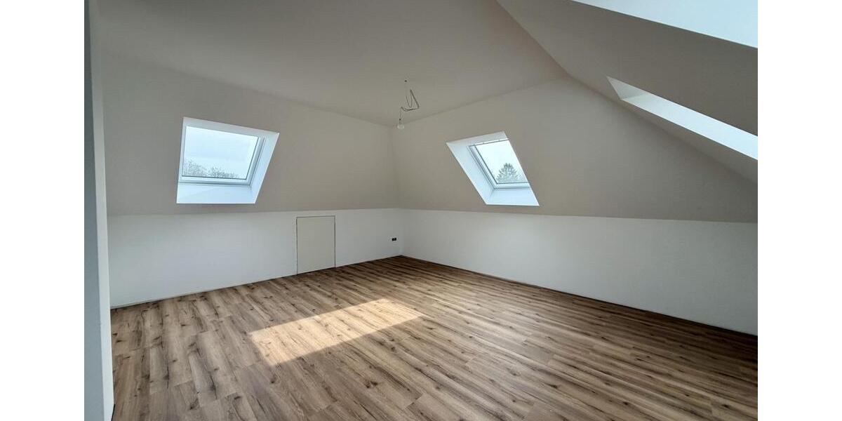 Dachgeschoßwohnung Papenburg - 3 Zimmer, 83 m&sup2;, 1.090&euro; | Angebot:26029987