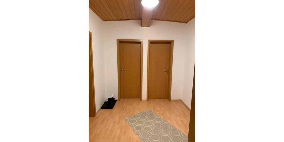 Dachgeschoßwohnung Hofbieber - 3 Zimmer, 100 m&sup2;, 850&euro; | Angebot:23717072