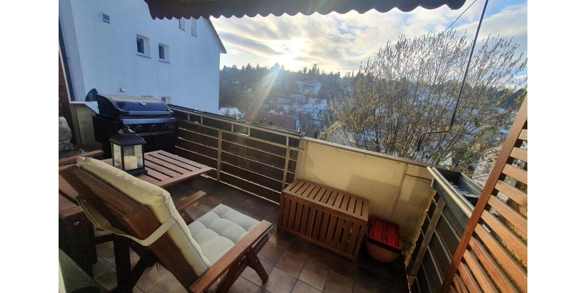 Modernisierte 4-Zimmer-Etagenwohnung mit Balkon und Einbauküche 4 zimmer