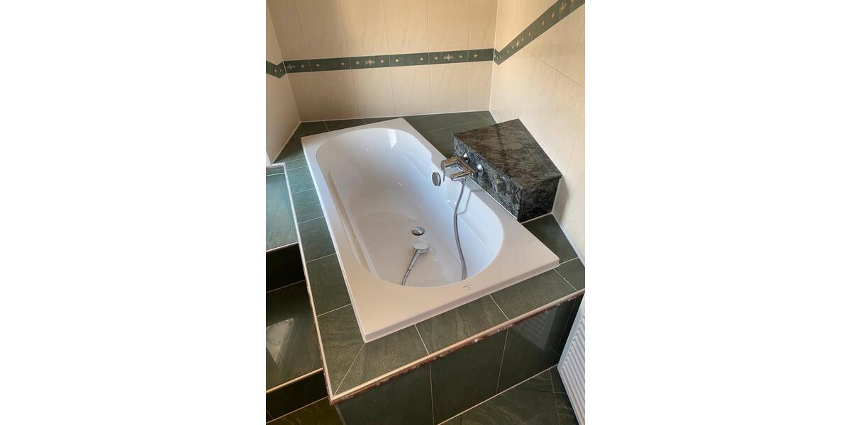 Dachgeschoßwohnung Parchim - 3 Zimmer, 105 m&sup2;, 1.195&euro; | Angebot:25832046