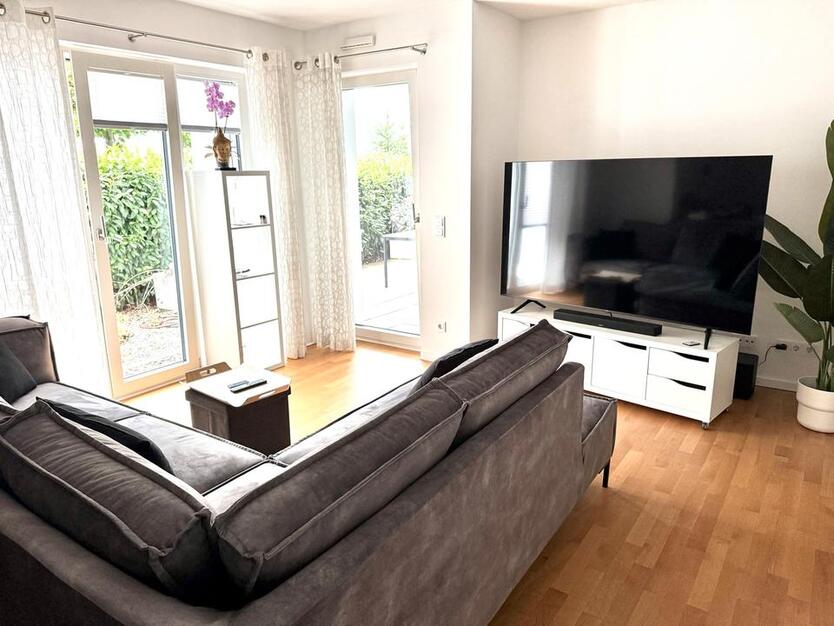 Perfekte Lage !! 2,5 Zimmer Wohnung Apartment komplett möbliert