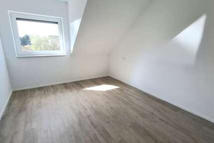 Wohnung Kuhardt - 3 Zimmer, 65 m&sup2;, 415&euro; | Angebot:26115143