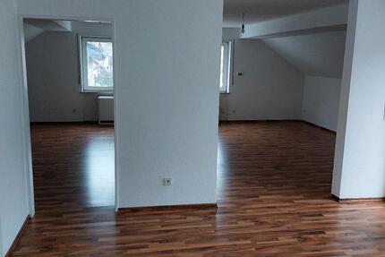 NIEDERREIFENBERG!,sehr helle,2 Zimmer Dachgeschosswohnung 2 zimmer