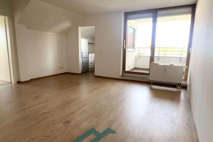 3-Zimmer Dachgeschosswohnung mit Balkon, Einbauküche und Stellplatz – ab 01.03.2026 3 zimmer