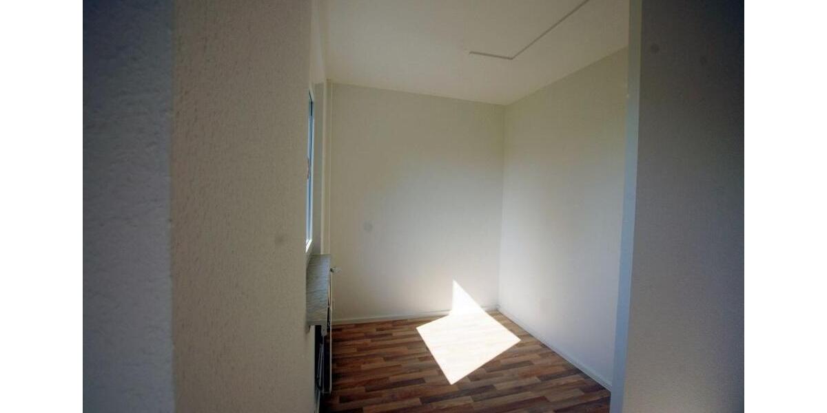 Etagenwohnung Plauen - 1 Zimmer, 35 m&sup2;, 200&euro; | Angebot:26296741