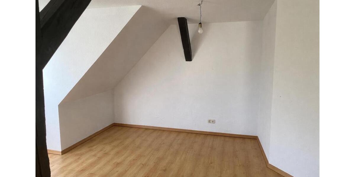 Dachgeschoßwohnung Dessau-Roßlau Roßlau - 3 Zimmer, 112 m&sup2;, 785&euro; | Angebot:25712320