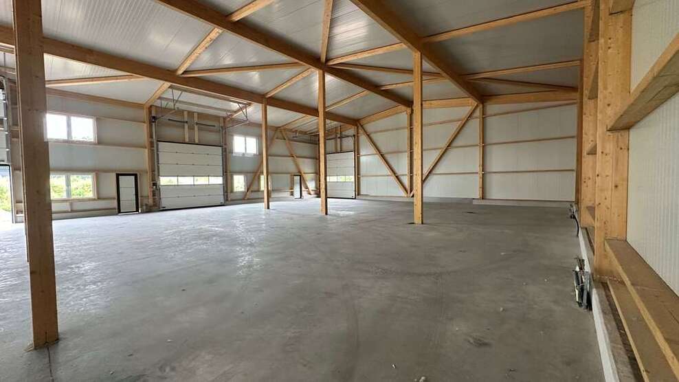 Halle in Heidgraben 3.272,50 € 385 m²