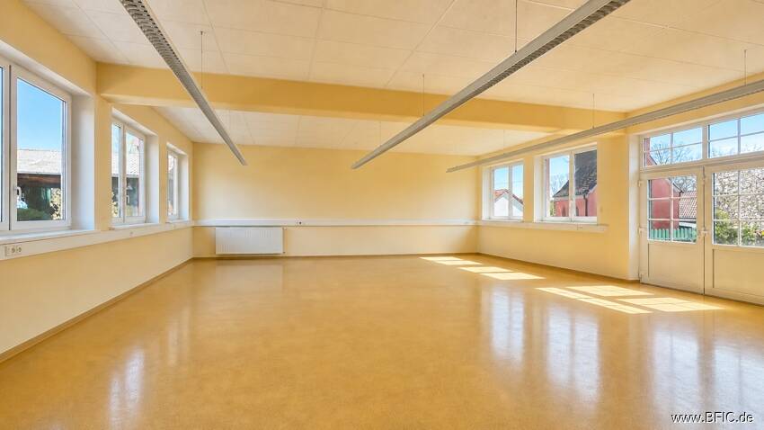Gewerbeobjekt Moorenweis Römertshofen - 3 Zimmer, 95 m&sup2;, 1.500&euro; | Angebot:26742025
