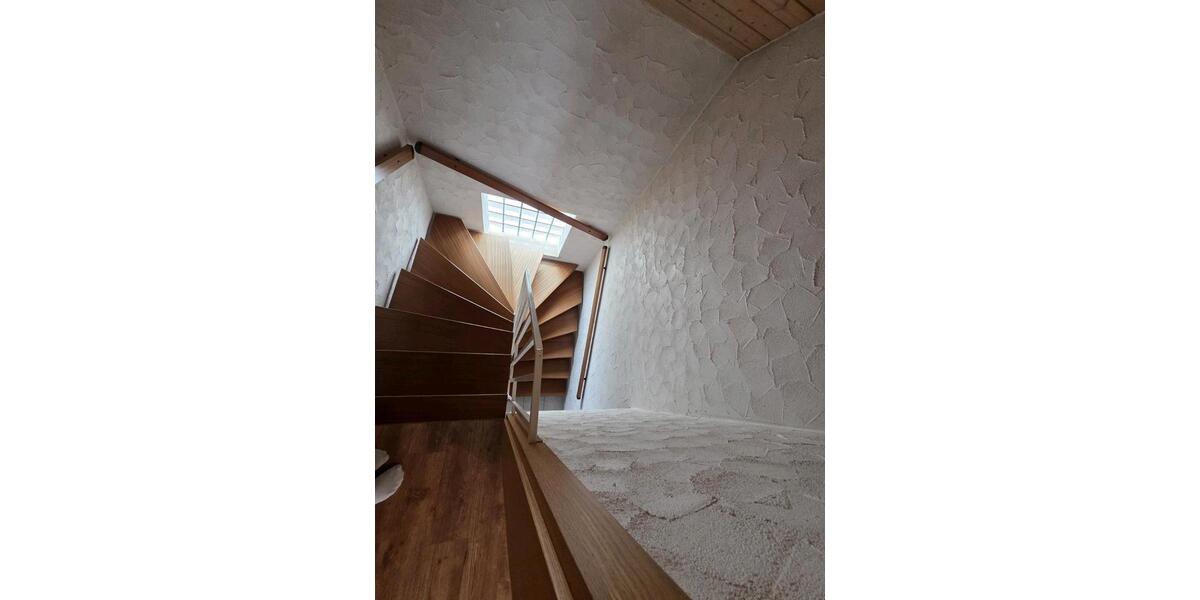 Dachgeschoßwohnung Auenwald - 6.5 Zimmer, 112 m&sup2;, 1.400&euro; | Angebot:26679251