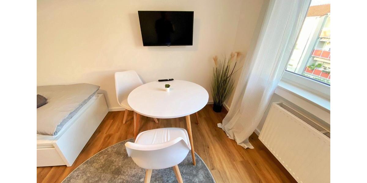 möbliertes WG-Zimmer mit Wlan, Smart-TV, Bad, Wc und Küche zur Teilung, Waschmaschine, Trockner 1 zimmer