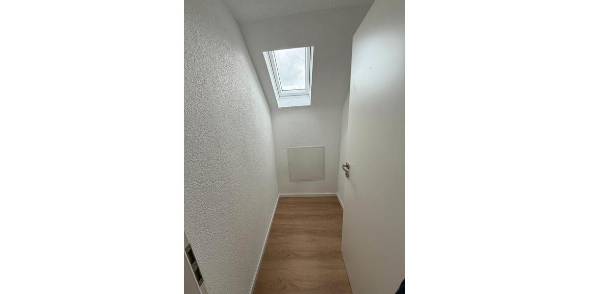 Dachgeschoßwohnung Niederwerrn - 1 Zimmer, 48 m&sup2;, 550&euro; | Angebot:26560562