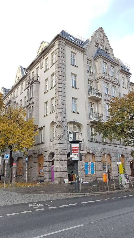 Halle in Berlin 1.737,36 € 217.17 m²