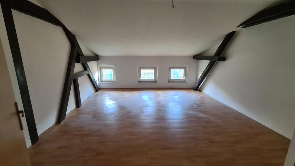 Dachgeschoßwohnung Weißenfels - 2 Zimmer, 62 m&sup2;, 340&euro; | Angebot:25307536