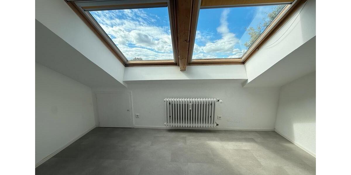 Moderne Dachgeschoss Wohnung in Weinsberg 3 zimmer
