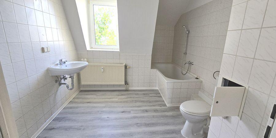 Dachgeschoßwohnung Döbeln - 2 Zimmer, 50 m&sup2;, 290&euro; | Angebot:20452328