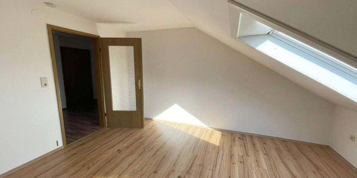 Etagenwohnung Kümmersbruck - 5 Zimmer, 80 m&sup2;, 800&euro; | Angebot:25682833