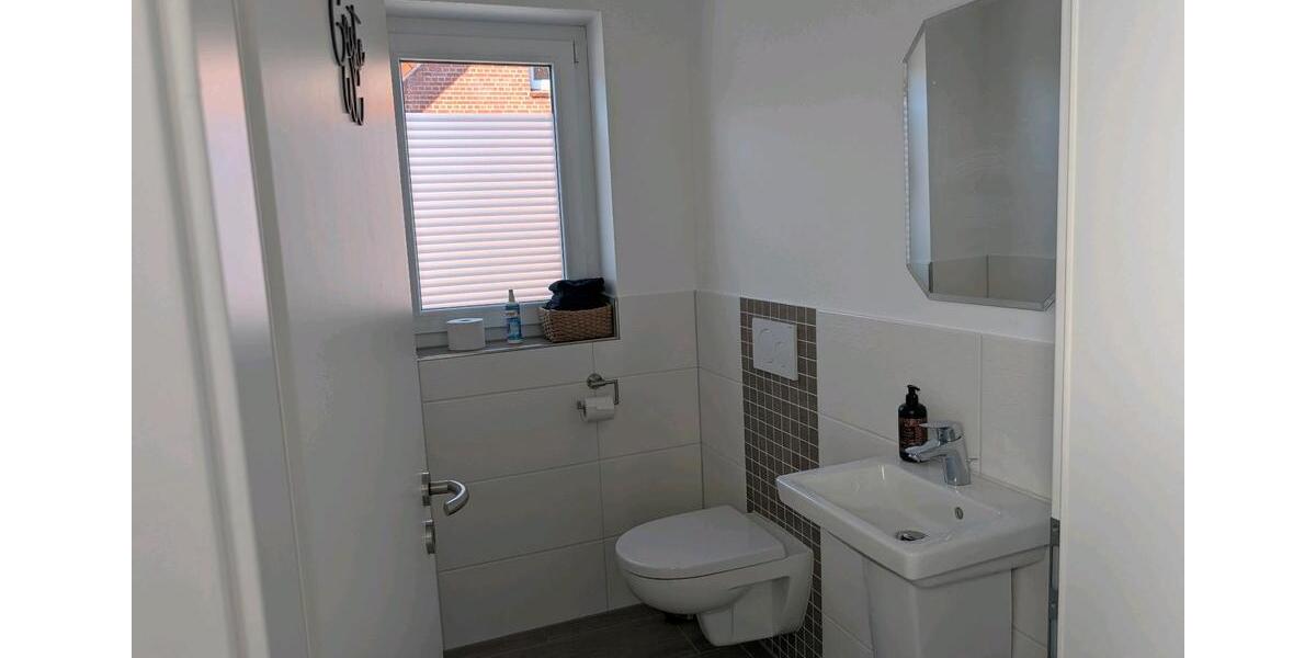 Erdgeschoßwohnung Friedeburg - 3 Zimmer, 97 m&sup2;, 1.400&euro; | Angebot:26578150