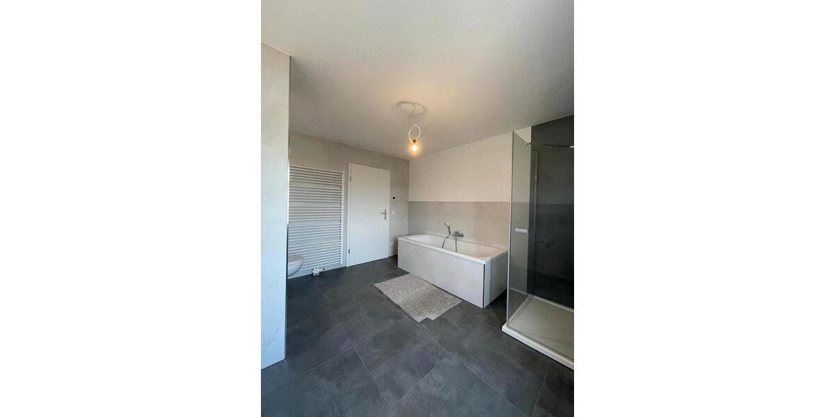 4-Raum- Wohnung 115 qm in 09380 Thalheim , Dachgeschoss 4 zimmer