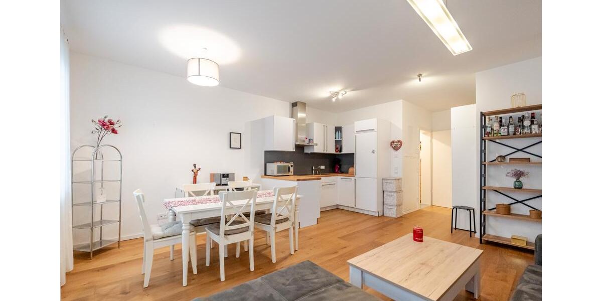 Erdgeschoßwohnung Straubing - 3 Zimmer, 81 m&sup2;, 990&euro; | Angebot:24456290