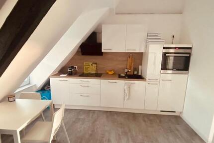Traumhafte Dachgeschosswohnung mit Küche und E-Ladestation 2 zimmer