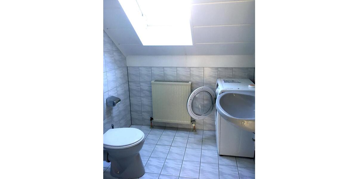 Dachgeschoßwohnung Bonn Gielgen - 1 Zimmer, 25 m&sup2;, 550&euro; | Angebot:26212385